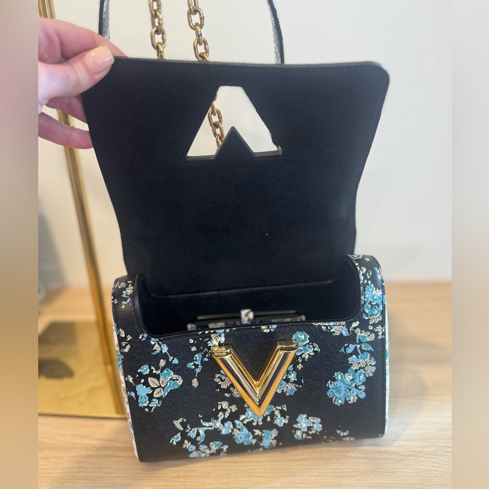 Louis Vuitton limited edition floral twist bag - Picture 6 of 16